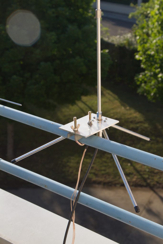 update: 07/07, bracket for balcony mount is now ready! i'm mainly QRV on 20 meters